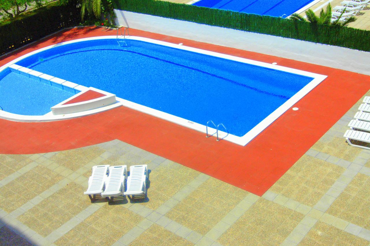 Rentalmar Zahara family suites Salou Dış mekan fotoğraf